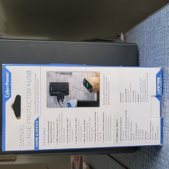 Cyber Power Swivel Surge Protector +USB. Six Outlets  Two USB Charging Ports - Picture 2 of 8